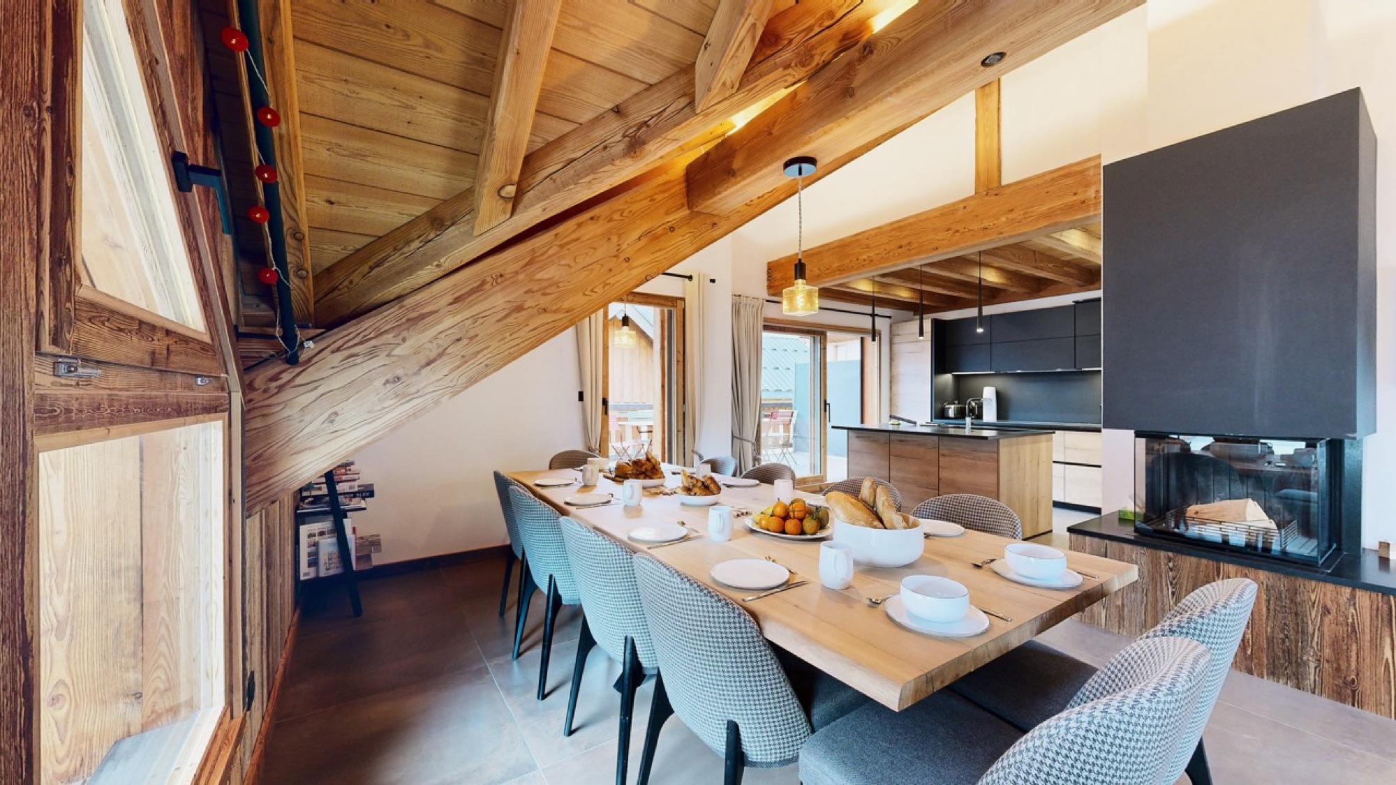 Le séjour lumineux de l’appartement Everest