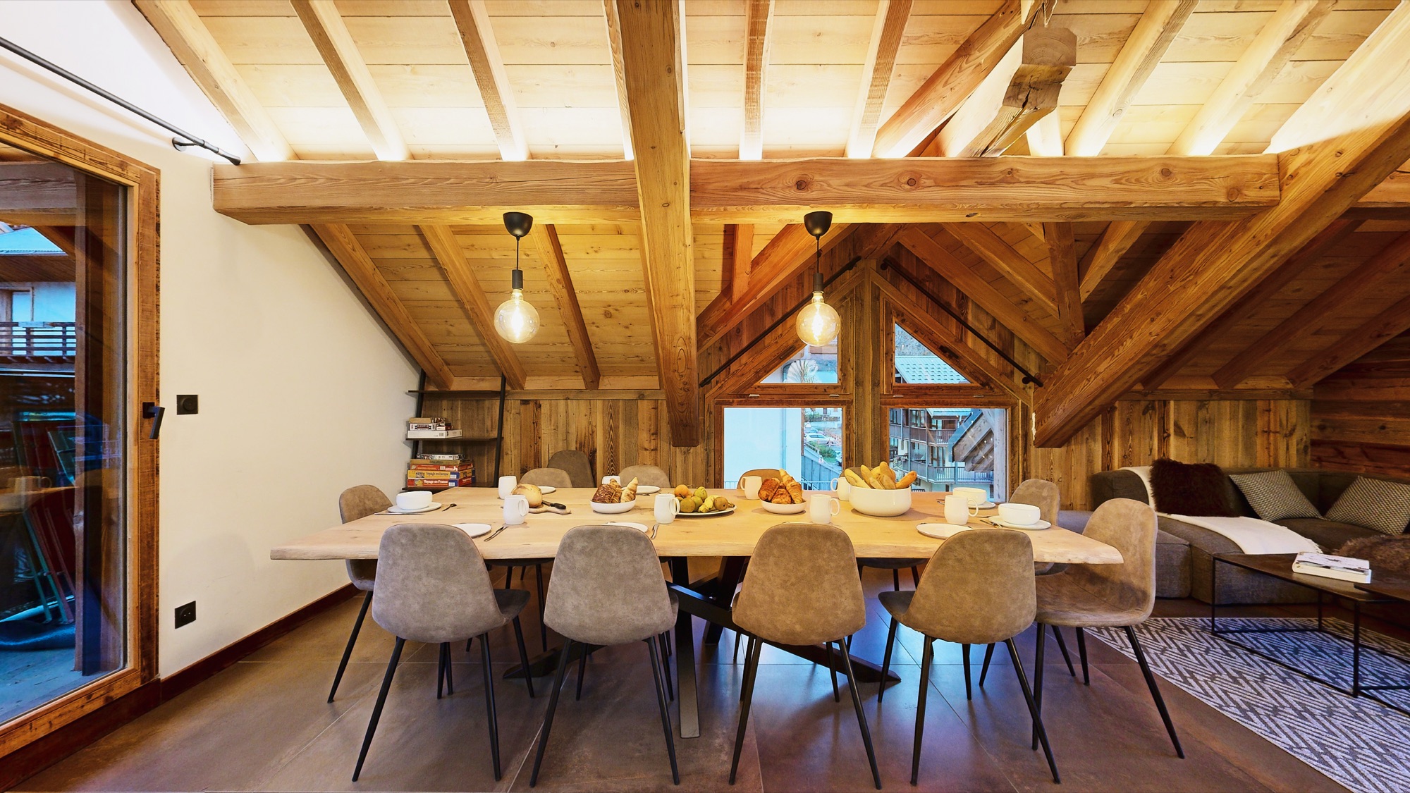 La grande table de l’appartement K2