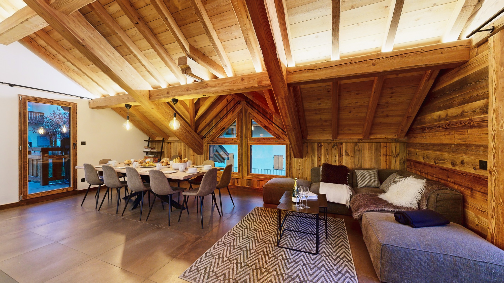Le salon et la salle à manger de l’appartement K2