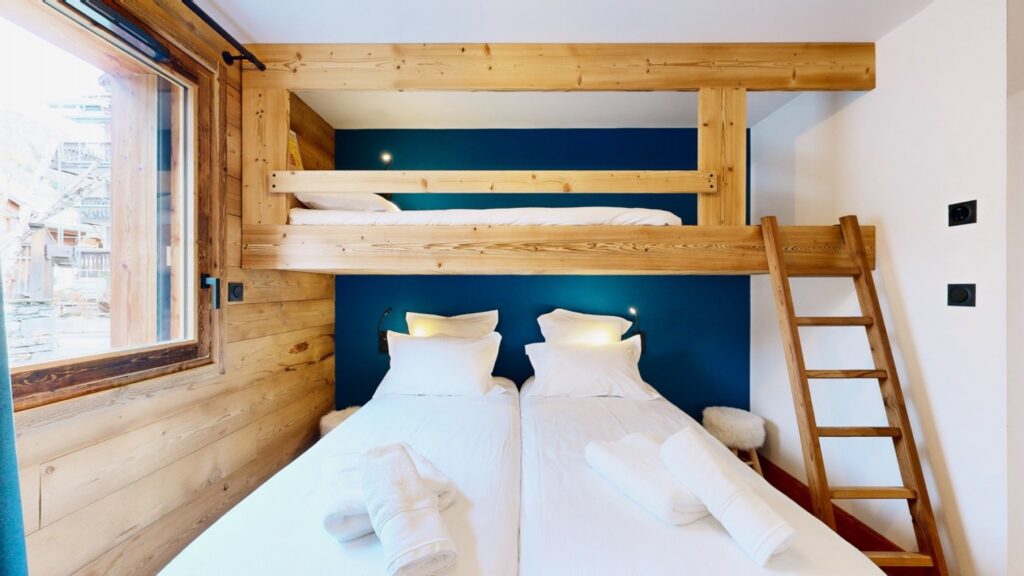 Chambre 1 avec lits jumeaux et lit en hauteur, appartement Mont-Blanc
